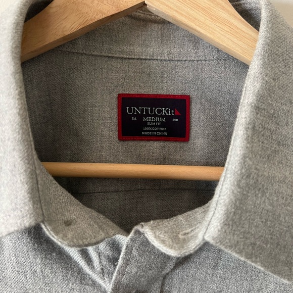 Untuckit button down - Picture 2 of 2